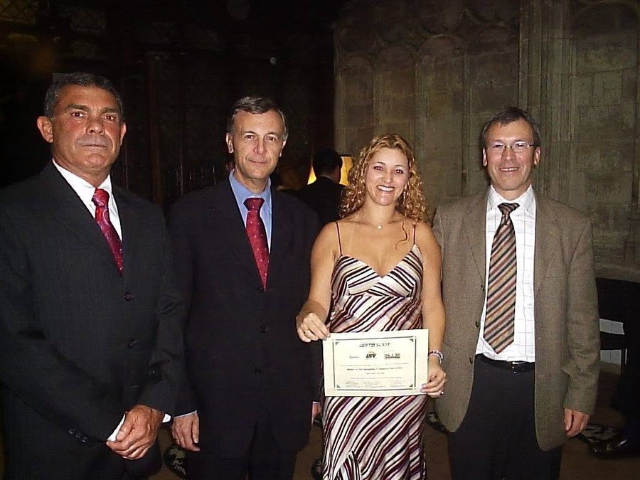 Adriana Demuner na entrega de certificados do seminário